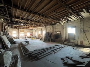 Photo 9- click for photo gallery